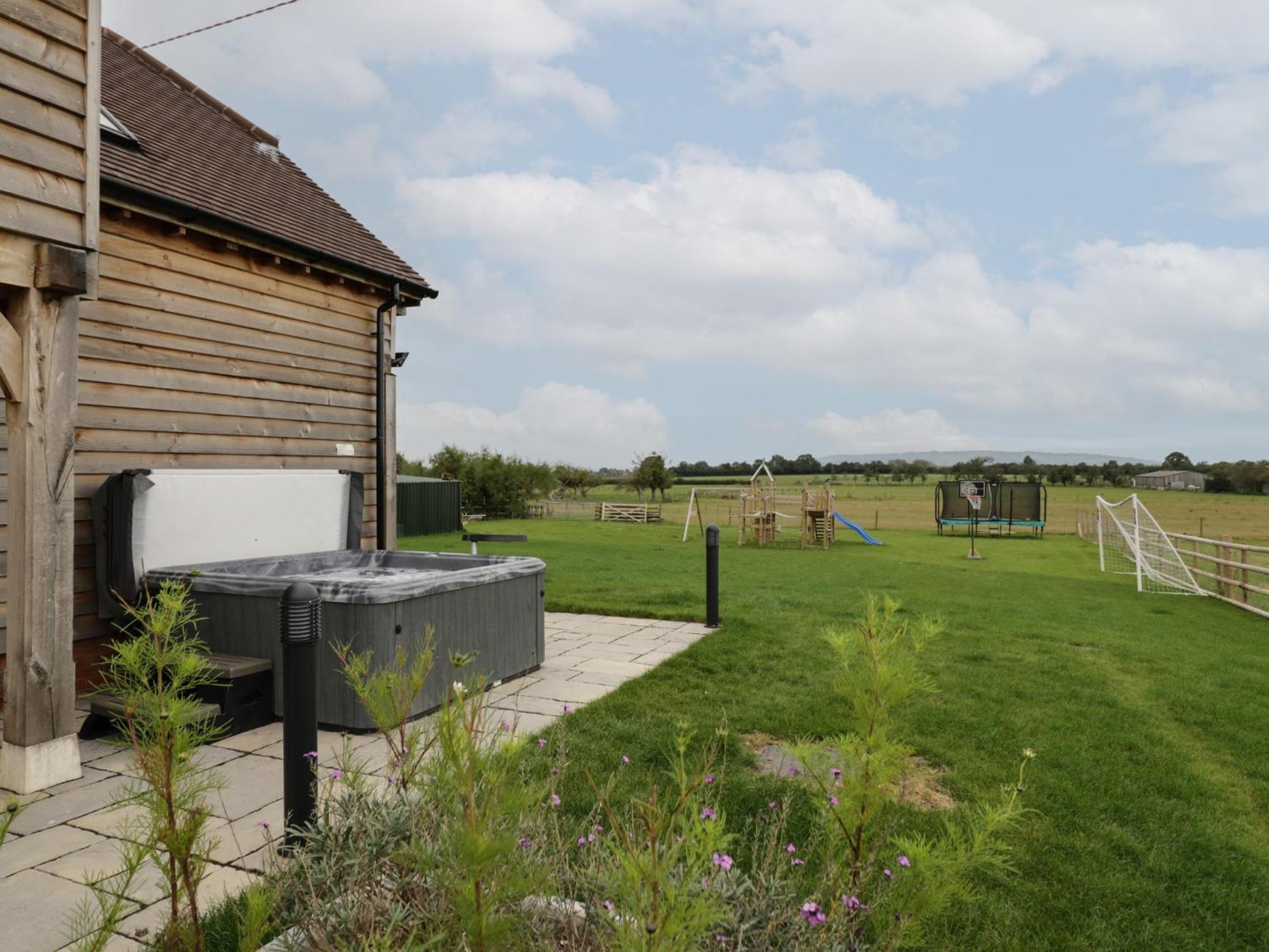 Hallgarth Farm Holiday Lodge Pershore Exterior photo